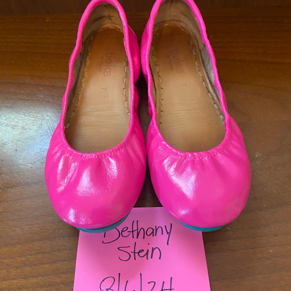 Size 7 Custom pink Tieks